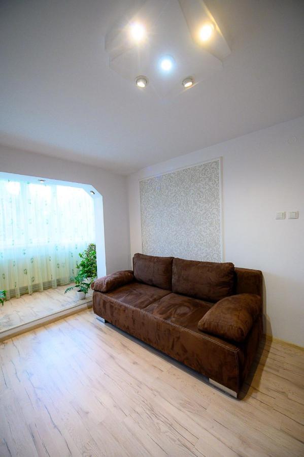 Alice Apartment Arad Exterior photo
